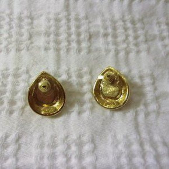 "Trifari Black Gold Teardrop Pierced Earrings " - Picture 3 of 4